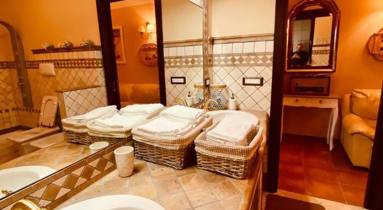 Villa with sauna, private pool & hot tub | Pet-friendly — photo 2