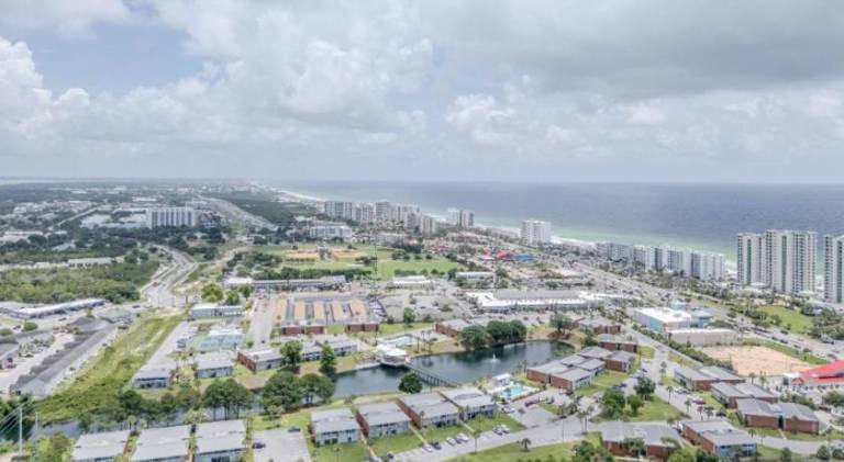 Serviced apartment with pool & grill | Beach nearby | Good for workation | Pets allowed — photo 4