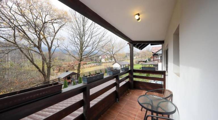 Vacation home with garden, BBQ & patio — photo 4