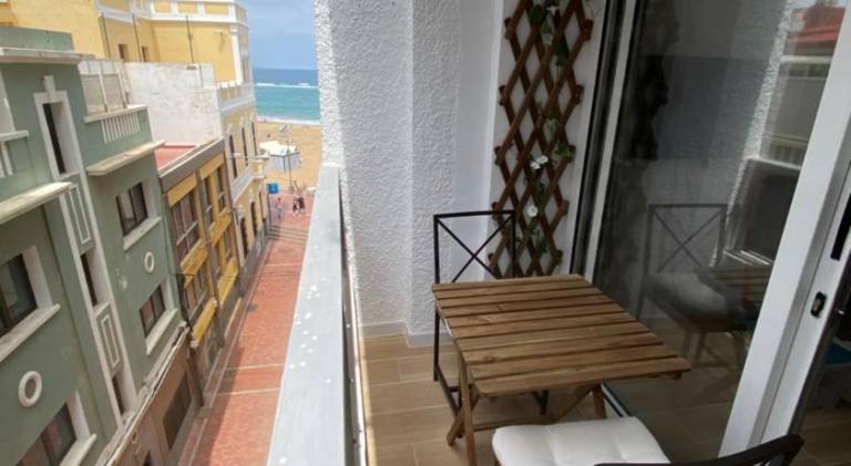 Beach balcony lounge in Las Palmas de Gran Canaria