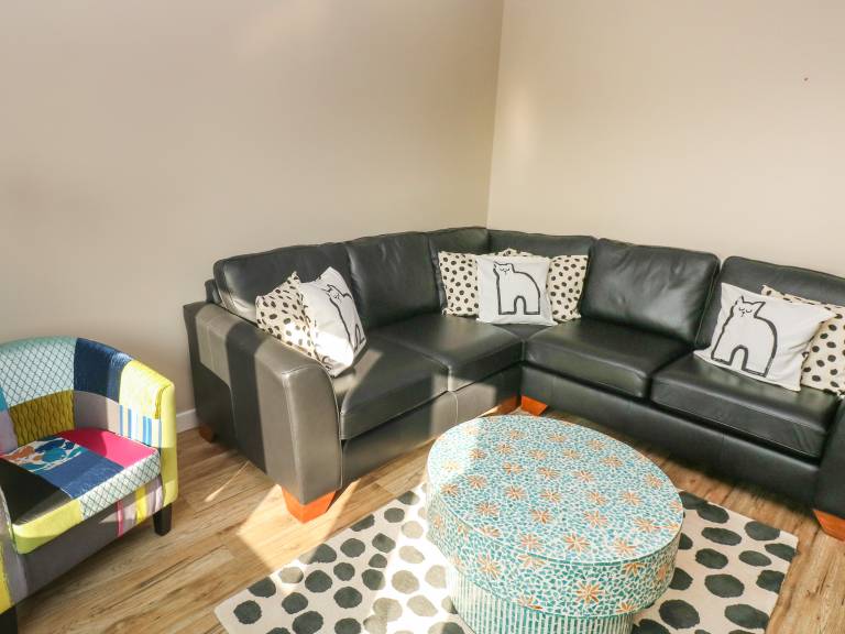 Children-friendly nice cottage with BBQ & yard | Beach view | Pets allowed — photo 4