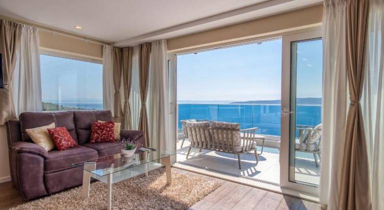 Holiday apartment with private pool, patio & jacuzzi | Next to the beach | Suitable for remote work | Pets allowed — photo 3