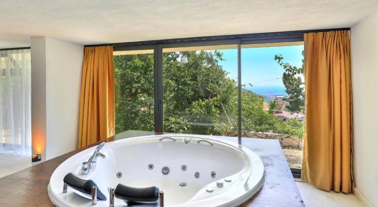 Villa with private pool, sauna & hot tub | Good for workation | Pets are welcome — photo 4