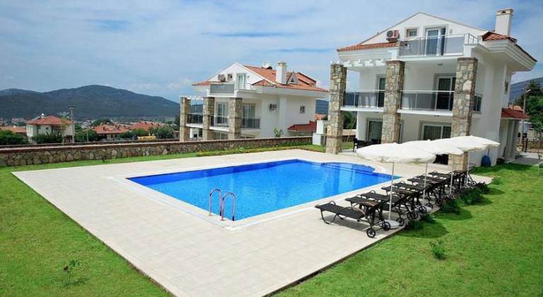 Villa with yard, patio & BBQ in Mugla