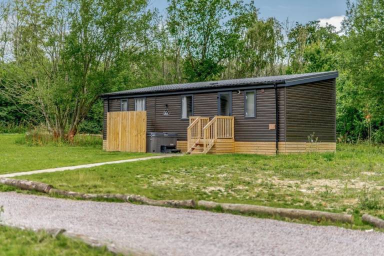 Lodge  Little Cawthorpe