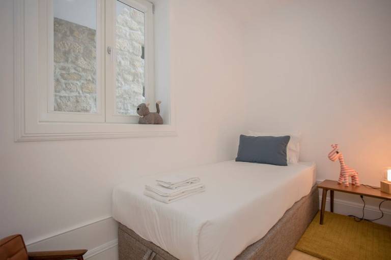Child-friendly pleasant apartment with patio & fast internet | Close to Dom Luís I Bridge | Dogs allowed — photo 3