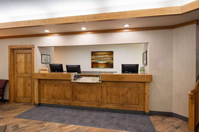 Days Inn & Suites by Wyndham Bozeman — photo 5