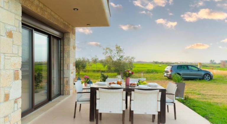 House with garden, terrace & grill — photo 3