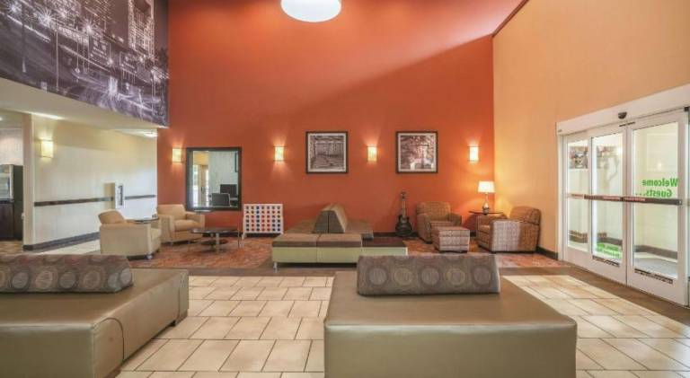 La Quinta Inn & Suites by Wyndham Smyrna TN - Nashville — photo 3