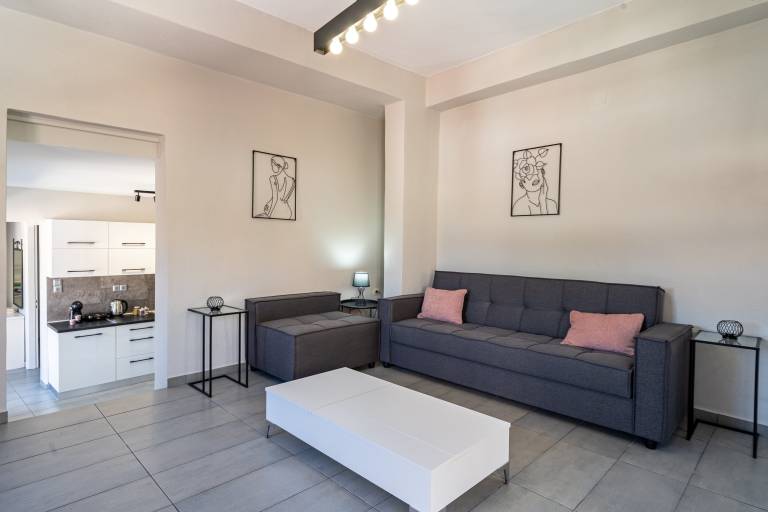 Family-friendly charming vacation home with garden & patio | Mountain view | Pet-friendly — photo 3