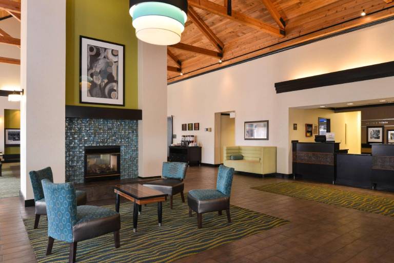 Comfort Inn & Suites Toledo North — photo 2