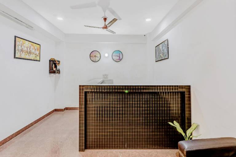 Hotel Aditya Residency Sector 64 Noida Nearby Aadarsh Pariksha Kendra — photo 5