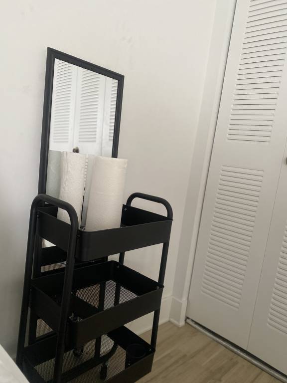 Nice dedicated room with hot tub & pool | Pets allowed in Plantation, FL