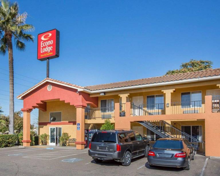 Econo Lodge Inn & Suites Lodi - Wine Country Area in Lodi, CA