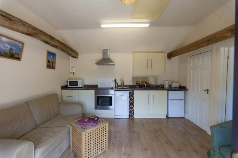 Cottage with garden & barbecue — photo 2