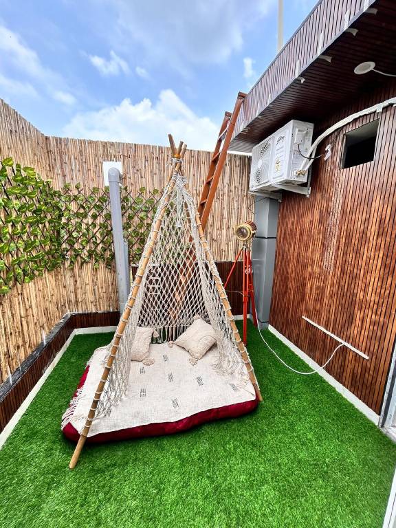 Vacation home with hot tub & pool — photo 4