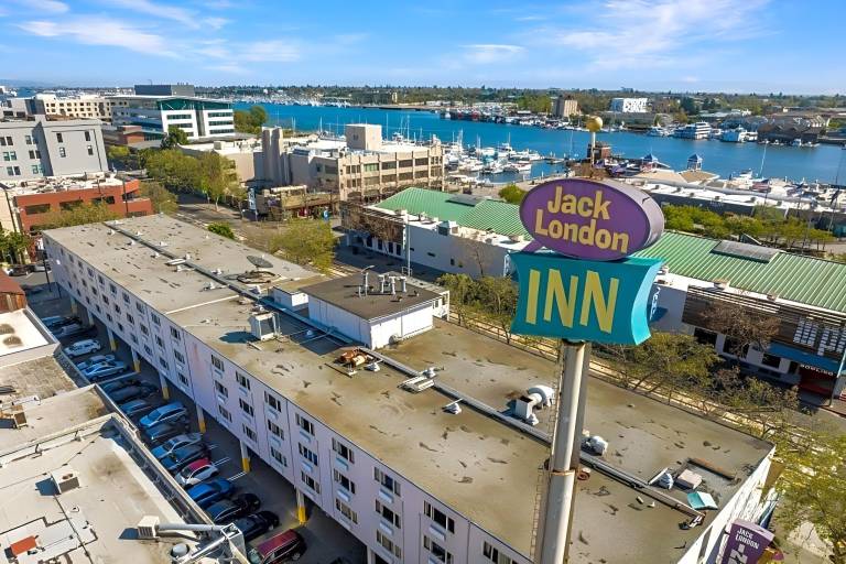 Jack London Inn — photo 5