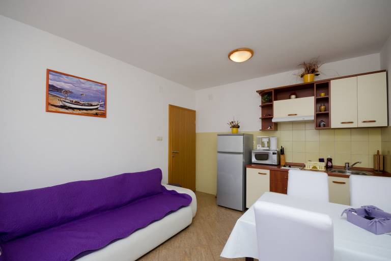 Holiday apartment with yard & barbecue | Garden view — photo 3