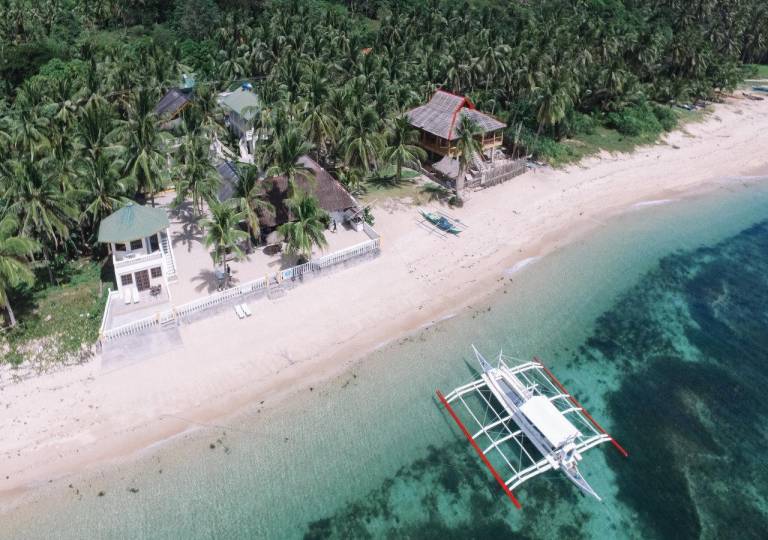 Lanas Beach Resort