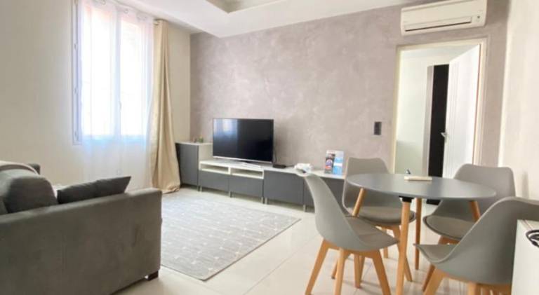 Holiday apartment | Next to the beach | Pet-friendly in Èze