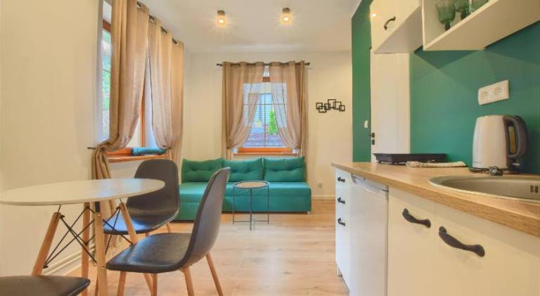 Apartment with yard, barbeque & hot tub | Pets are welcome — photo 3