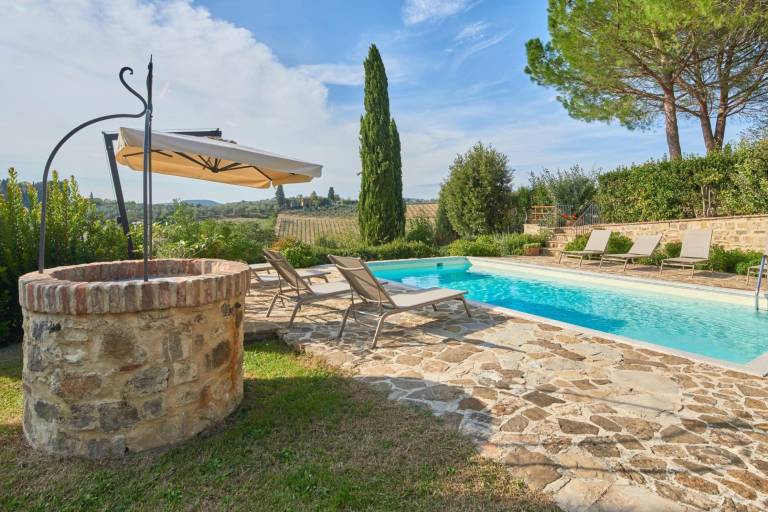 Villa with yard, BBQ & patio — photo 3