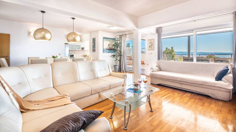 A 8 apt w terrace & sea view, 4 min walk to beach — photo 4