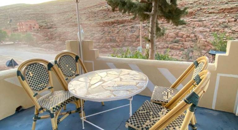 Holiday apartment with patio — photo 5