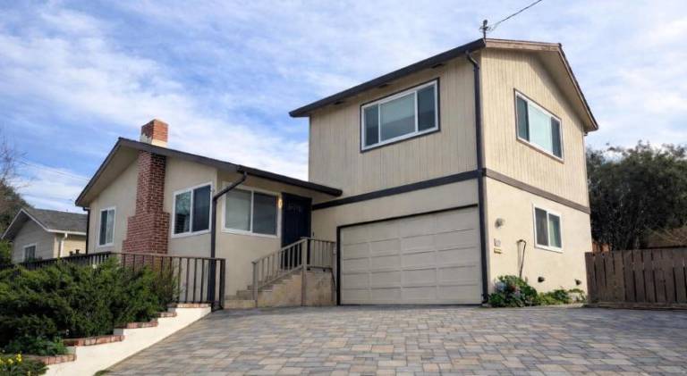 Spacious vacation home | Pets are welcome in Seaside, CA