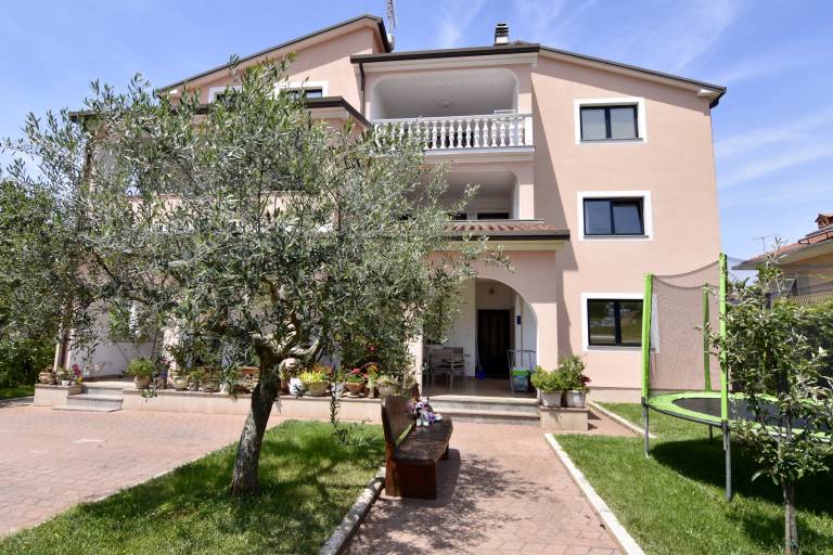 Holiday apartment with BBQ in Umag