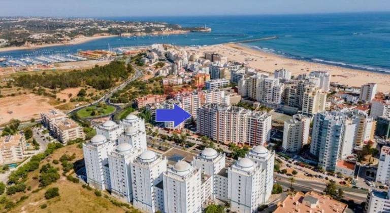 Lovely serviced apartment with garden & patio | Beach nearby | Dogs allowed in Portimão