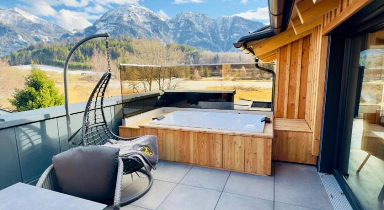 Das Goldjuwel - Luxury Apartments with private Spa in Goldegg
