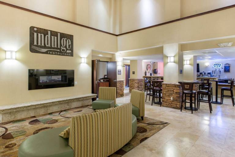The Oaks Hotel & Suites — photo 4