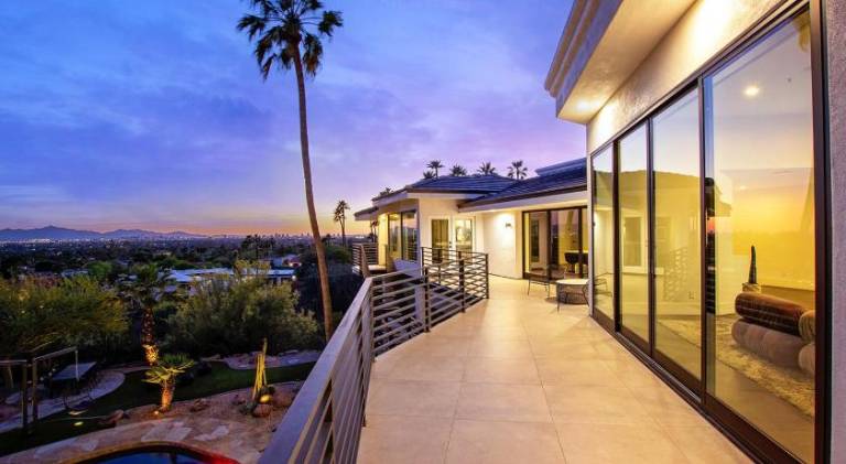 House with hot tub & pool — photo 4