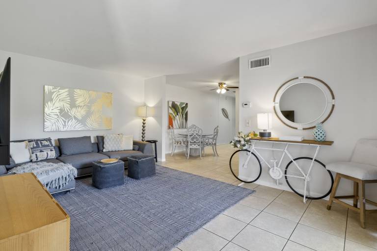 Condo Stuart