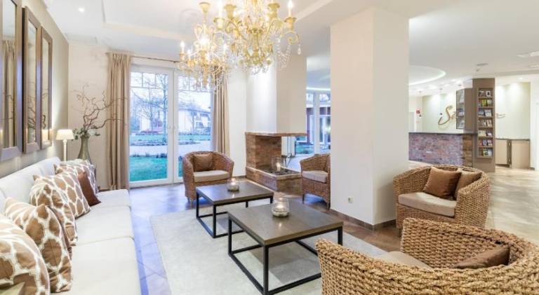 Wonderful serviced apartment with pool, sauna & patio | Pets allowed — photo 3
