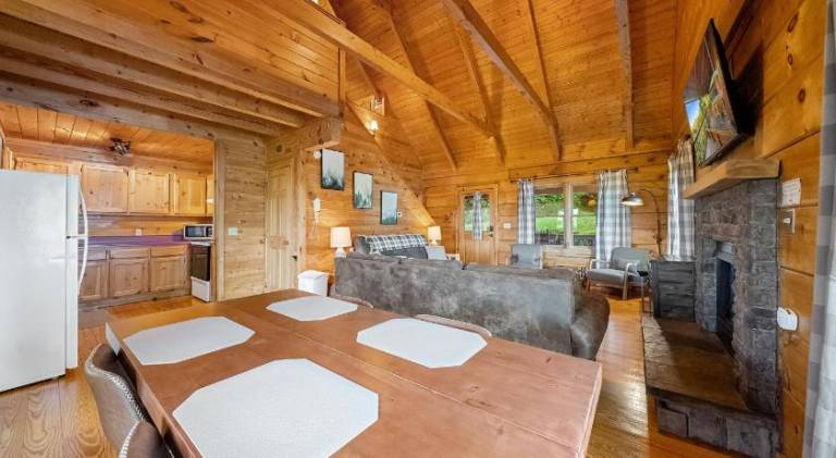 House with jacuzzi — photo 2
