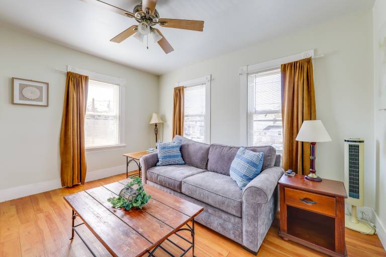 1 2 Mi to Pier WFH Friendly Apt in Maine
