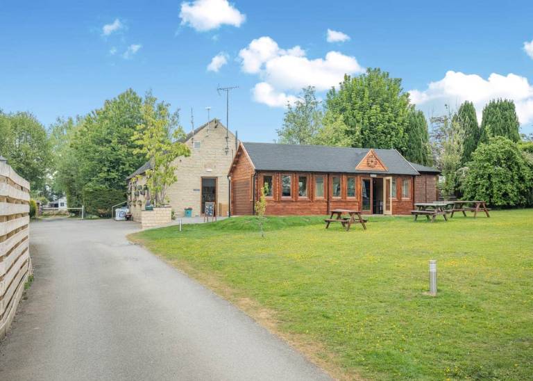 Peak Luxury Lodge