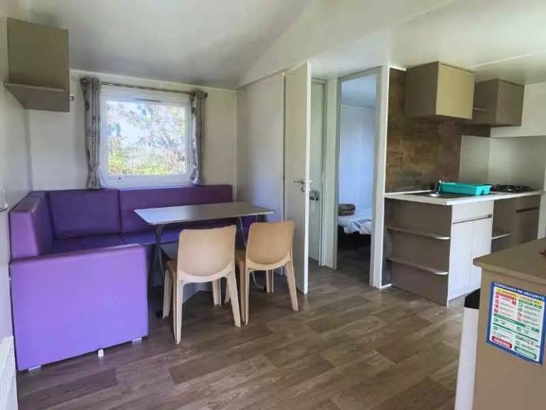 Campsite Quercy Holidays - Mobile homes / 2 bedrooms / Air conditioning - covered terrace 6 people — photo 4