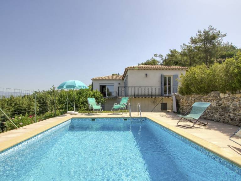 House with patio, barbecue & yard | Nature view — photo 2