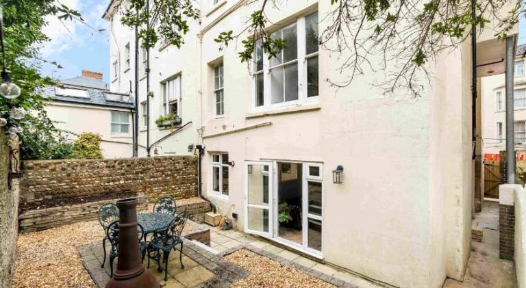 Rental apartment with garden — photo 4