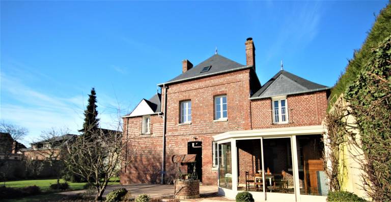 Gite with garden, grill & terrace in Rouen