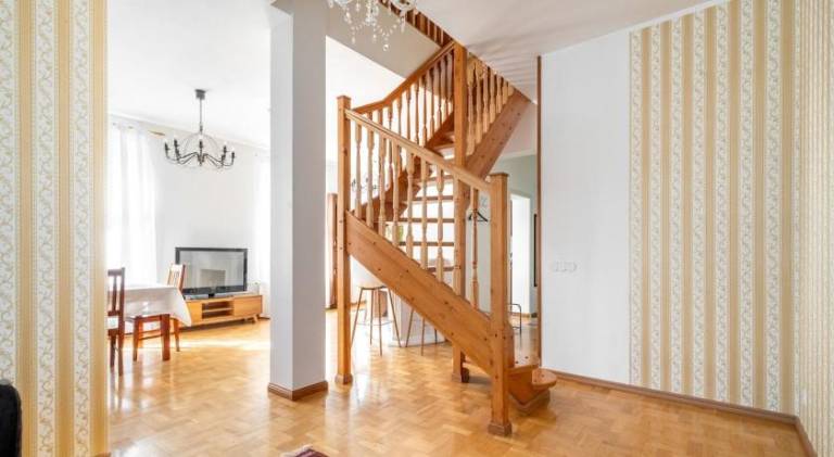 Charming rental apartment with jacuzzi | Pets allowed — photo 3