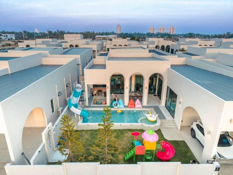 Family-oriented villa with garden, private pool & grill | Water view | Good for workation | Pets allowed in Phetchaburi