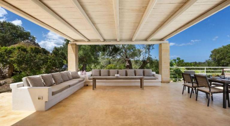 Villa with pool — photo 3