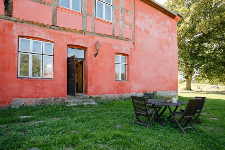 Apartment with yard, patio & barbeque in Guestrow
