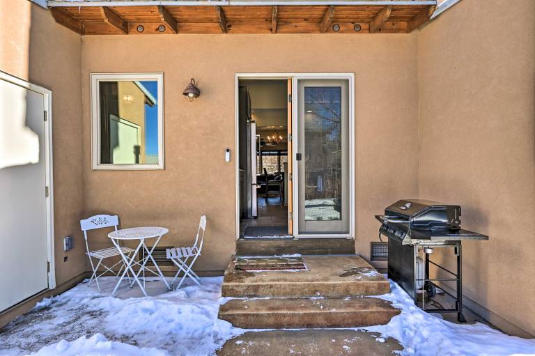 7984: Pet-Friendly Townhome w/ Grill! — photo 2