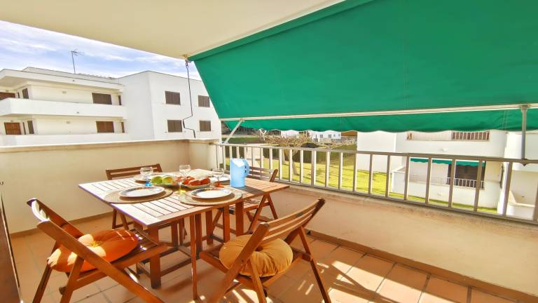 Apartment with pool, yard & patio | Mountain view — photo 3