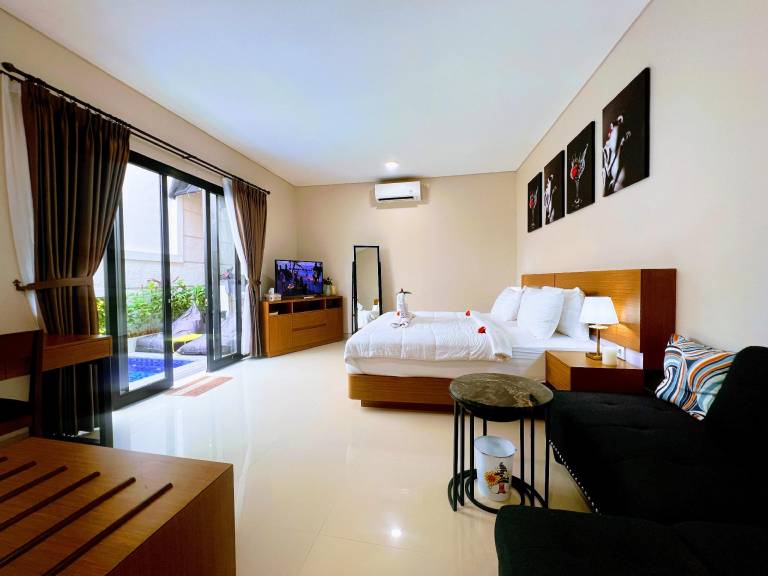 Villa with barbecue, pool & garden | Suitable for remote work | Pets allowed — photo 2